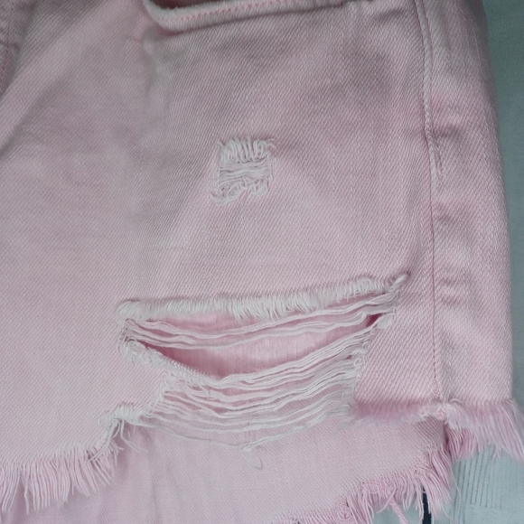 We The Free Pink Distressed Frayed Hem Women Shorts - Picture 2 of 14